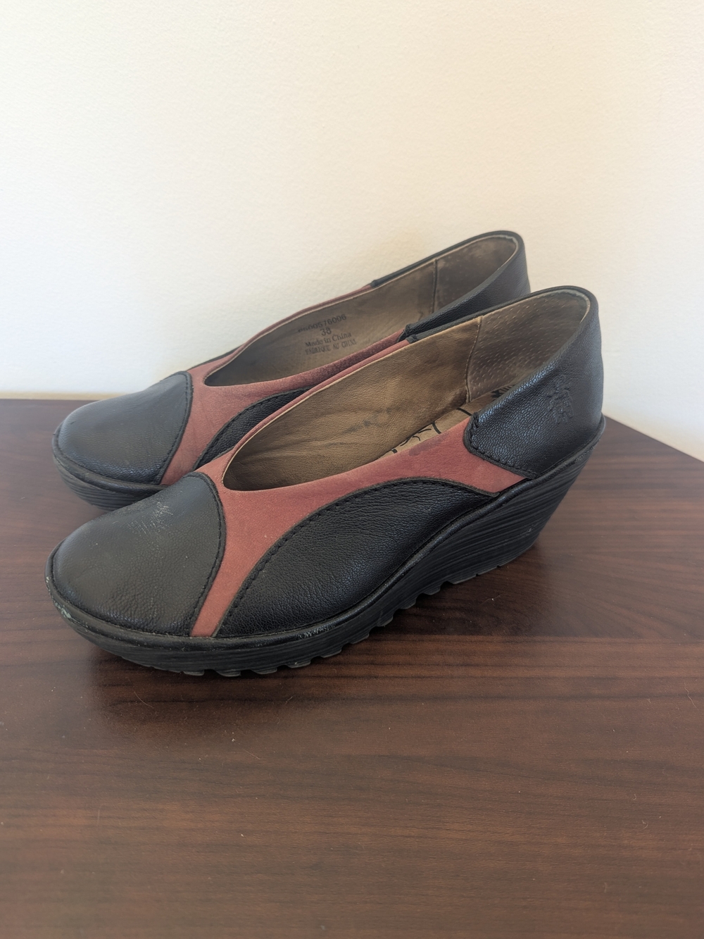 Fly London Yoni Leather Wedge Pumps EUR Size 38 Red and Black Casual Slip On